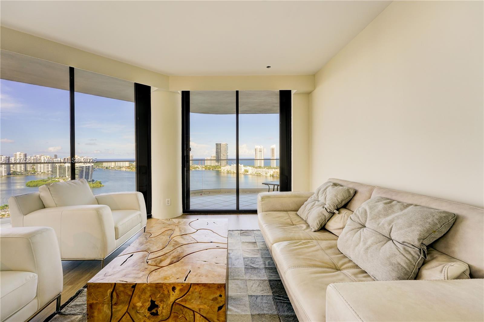 2800 ISLAND BL 2904