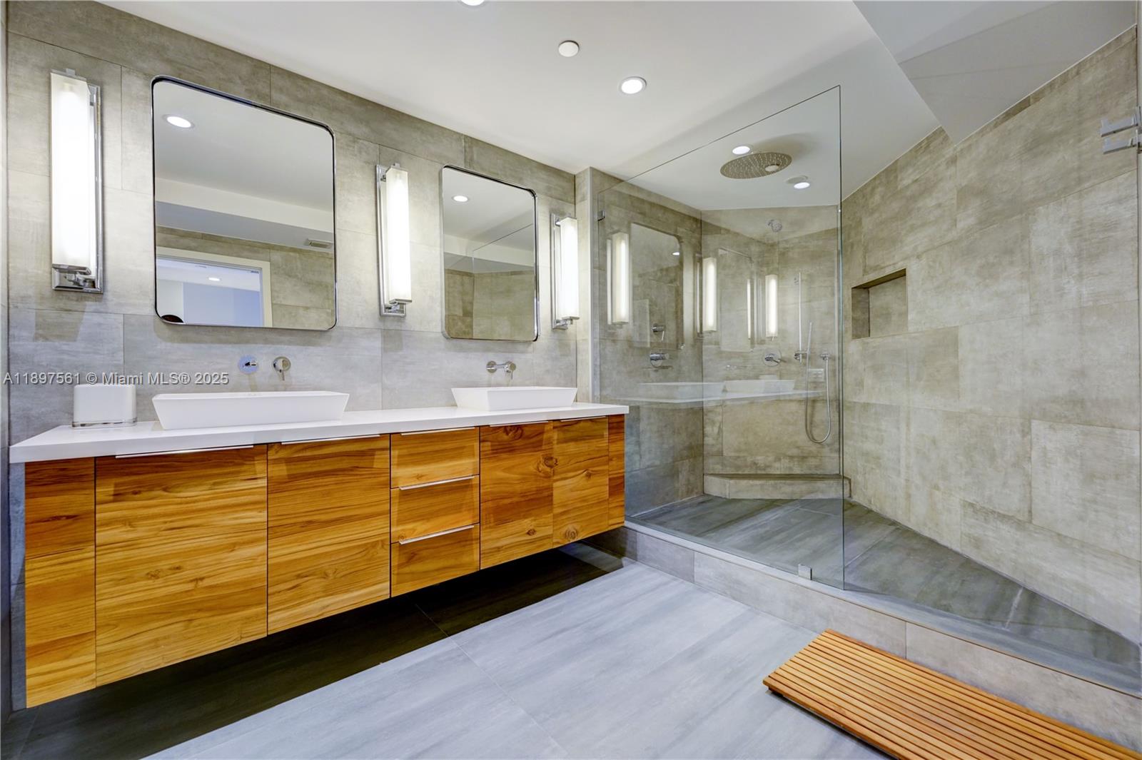 WILLIAMS ISLAND - Residential