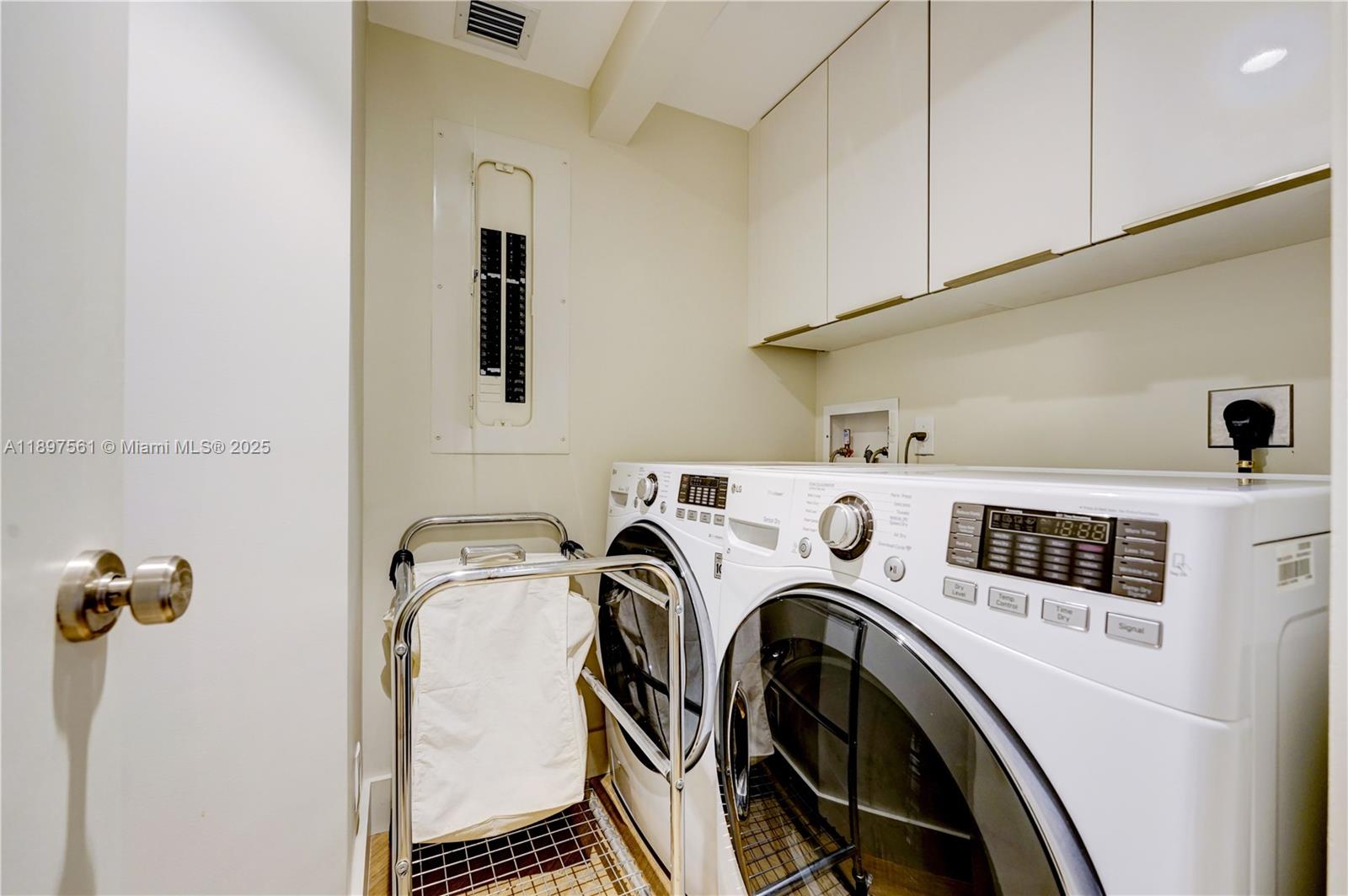 WILLIAMS ISLAND - Residential