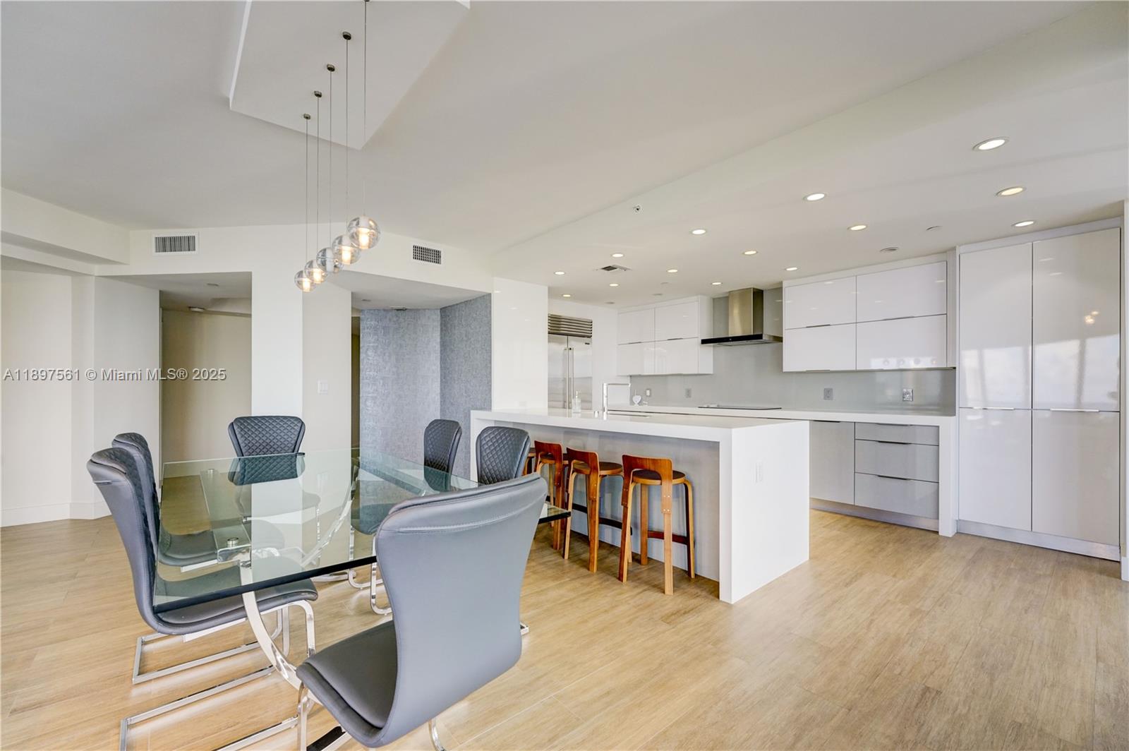 WILLIAMS ISLAND - Residential