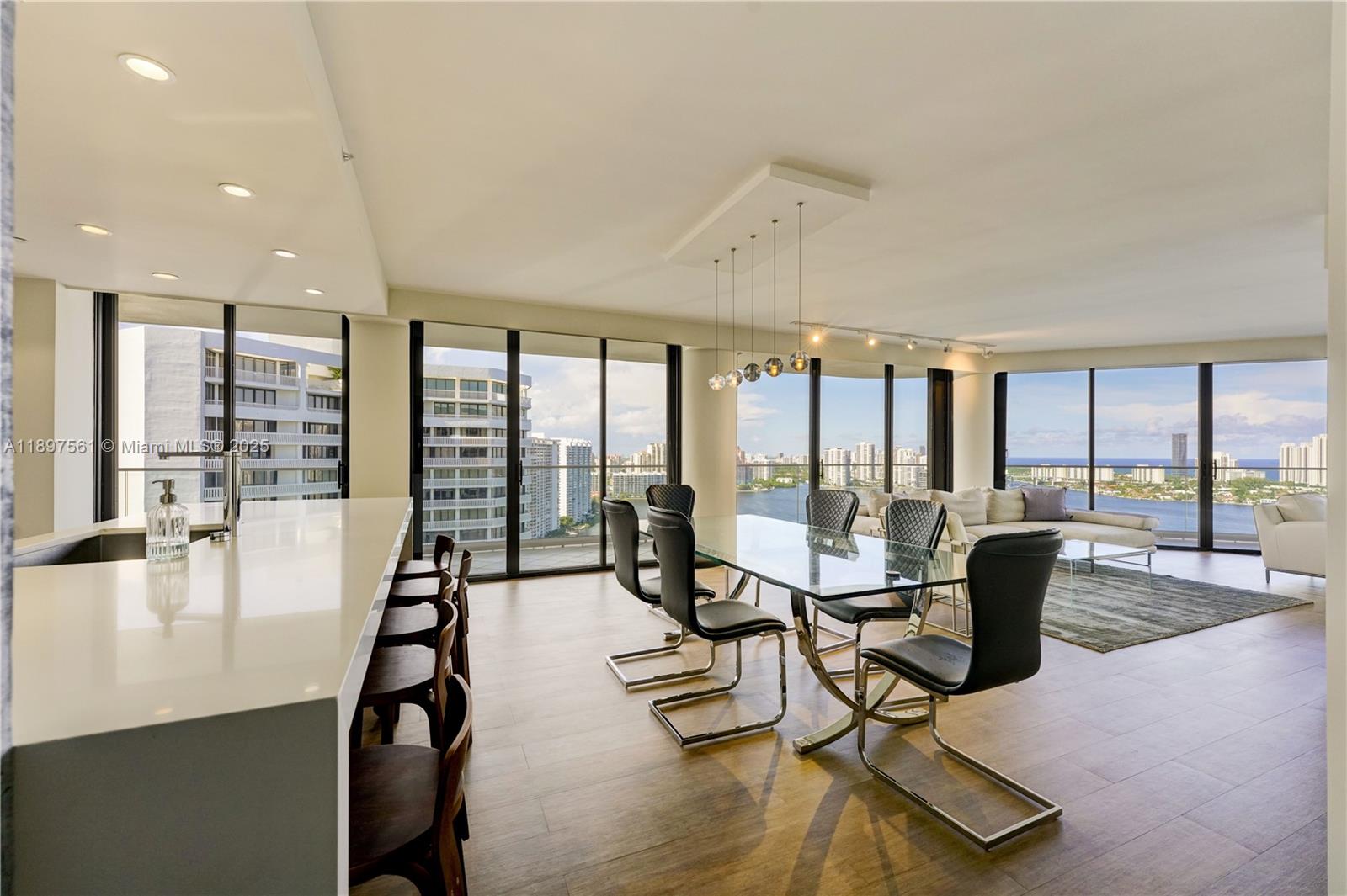 WILLIAMS ISLAND - Residential