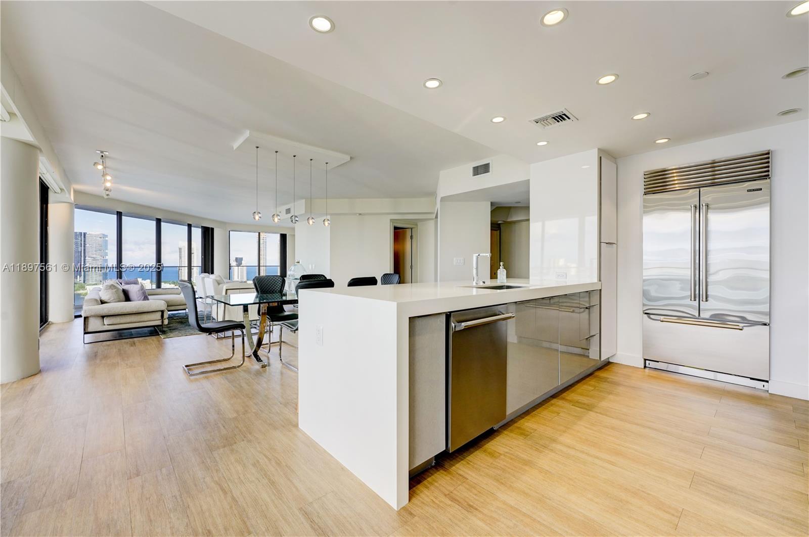 WILLIAMS ISLAND - Residential