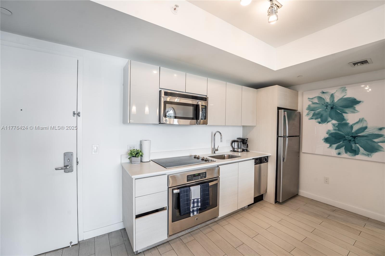 BEACHWALK CONDOMINIUM - Residential