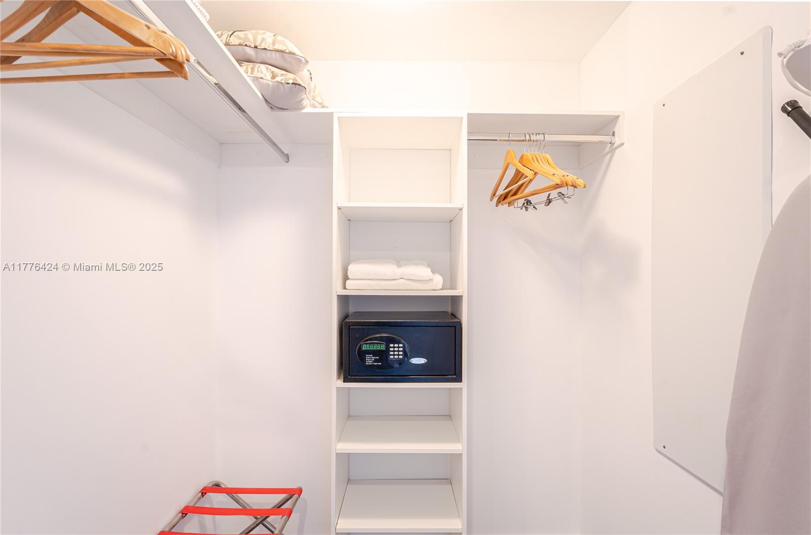 BEACHWALK CONDOMINIUM - Residential