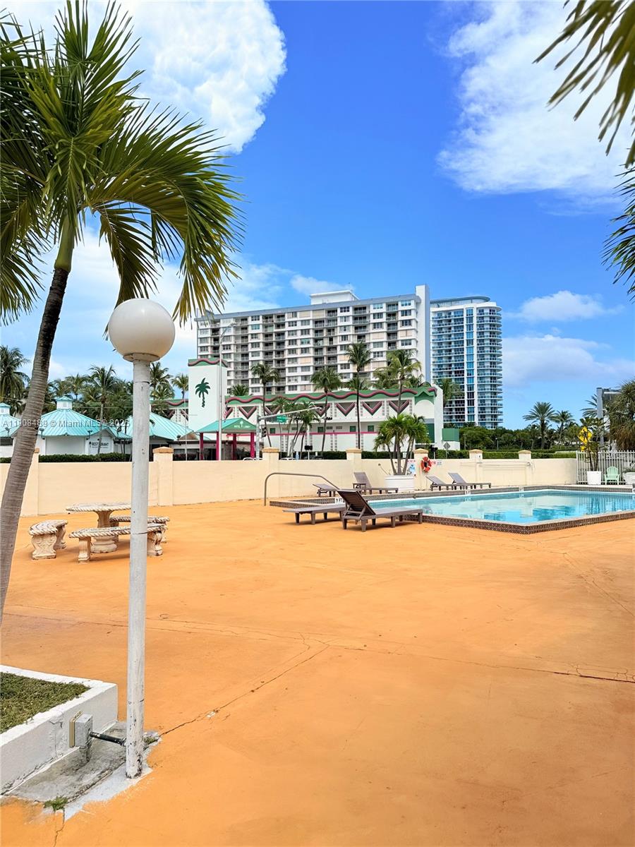 NO BAY WHITE HOUSE NO 3 C - Residential Lease