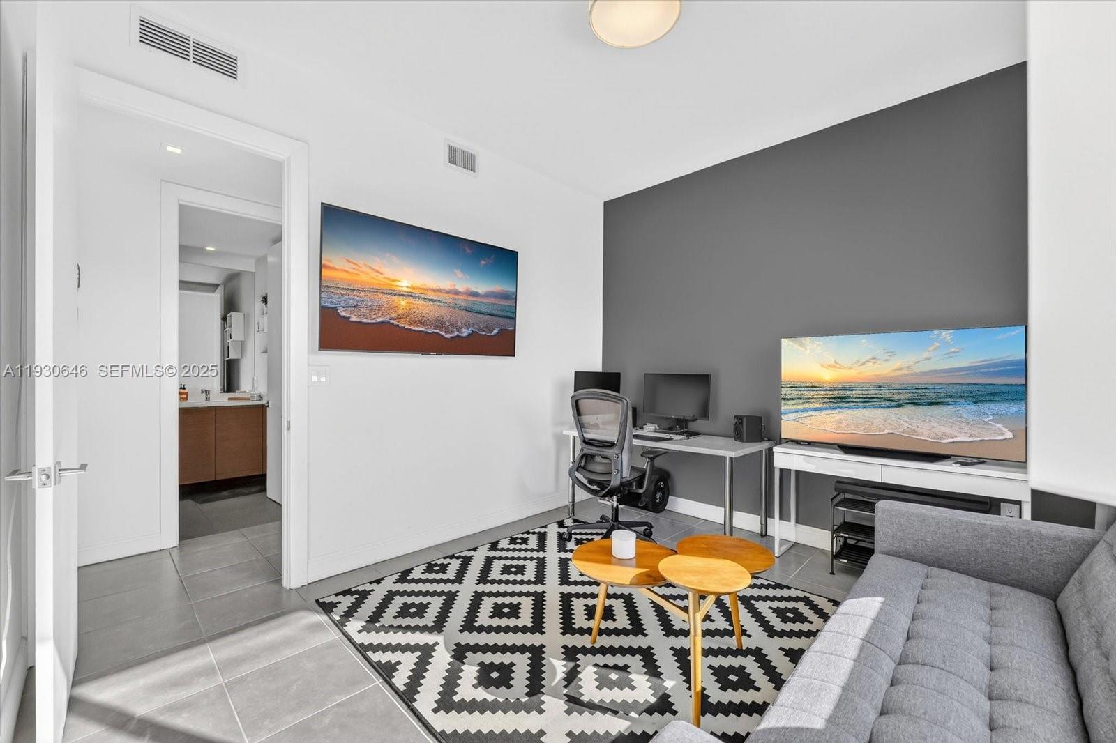 250 WYNWOOD CONDO - Residential Lease