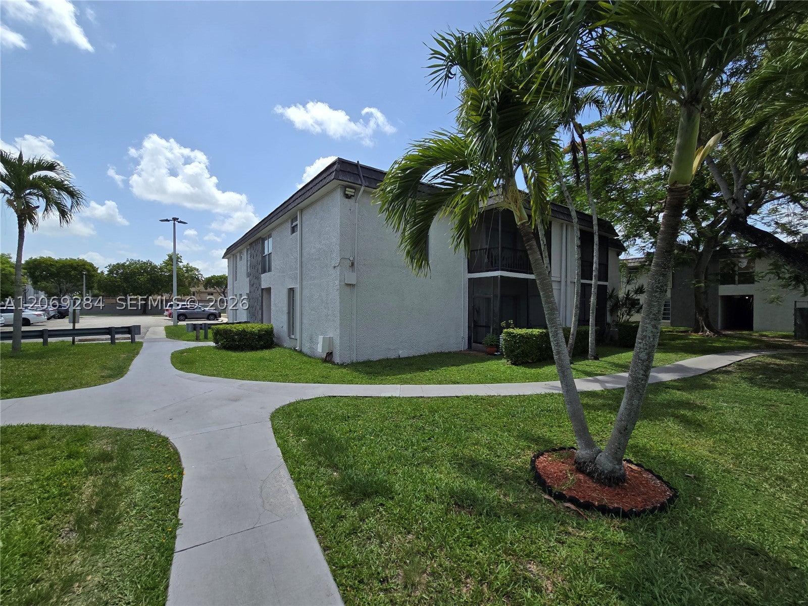 10375 N Kendall Dr J7