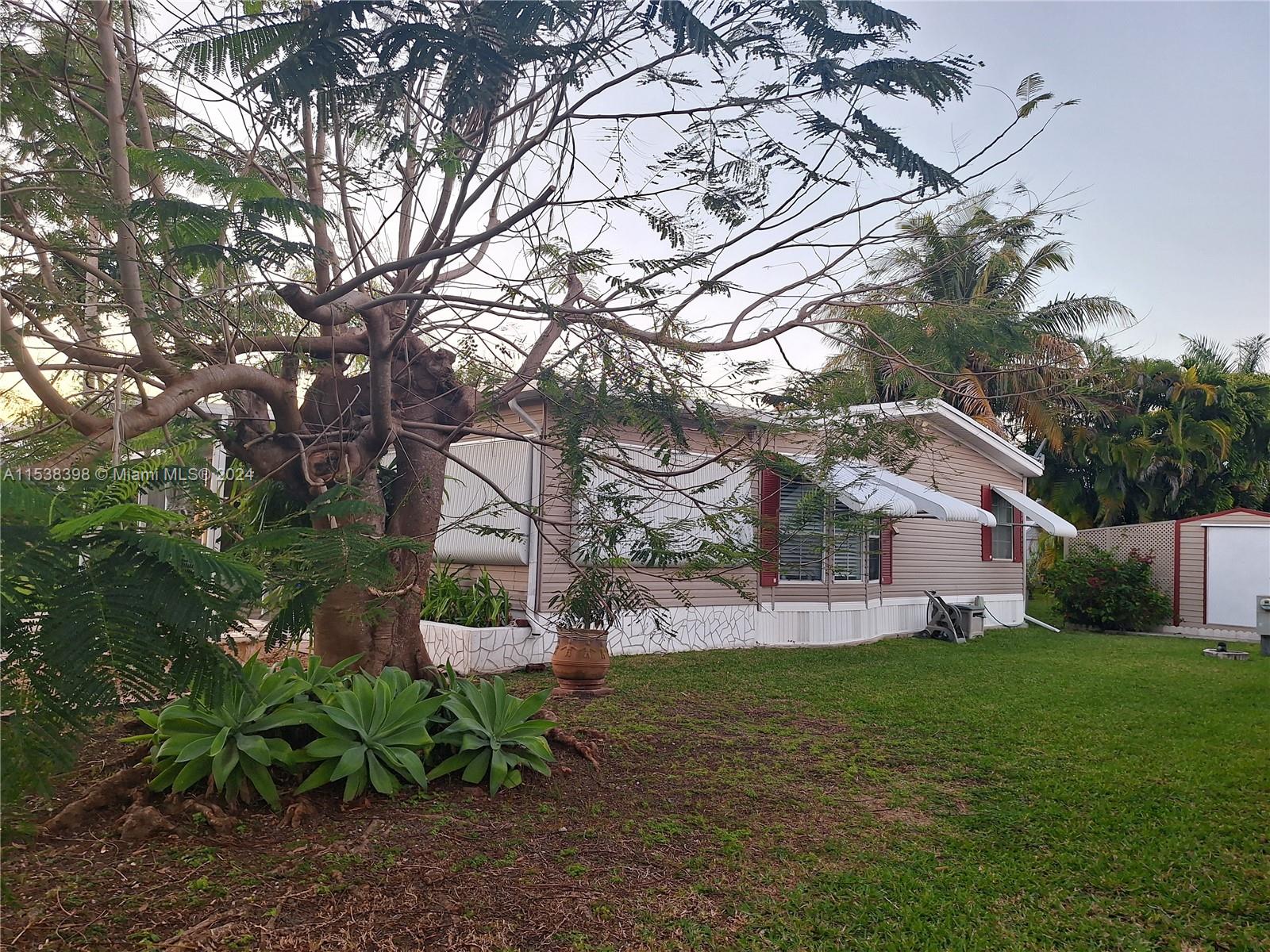 GATEWAY WEST CONDO - Residential