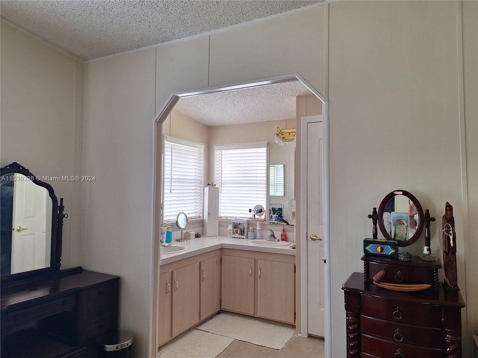 GATEWAY WEST CONDO - Residential