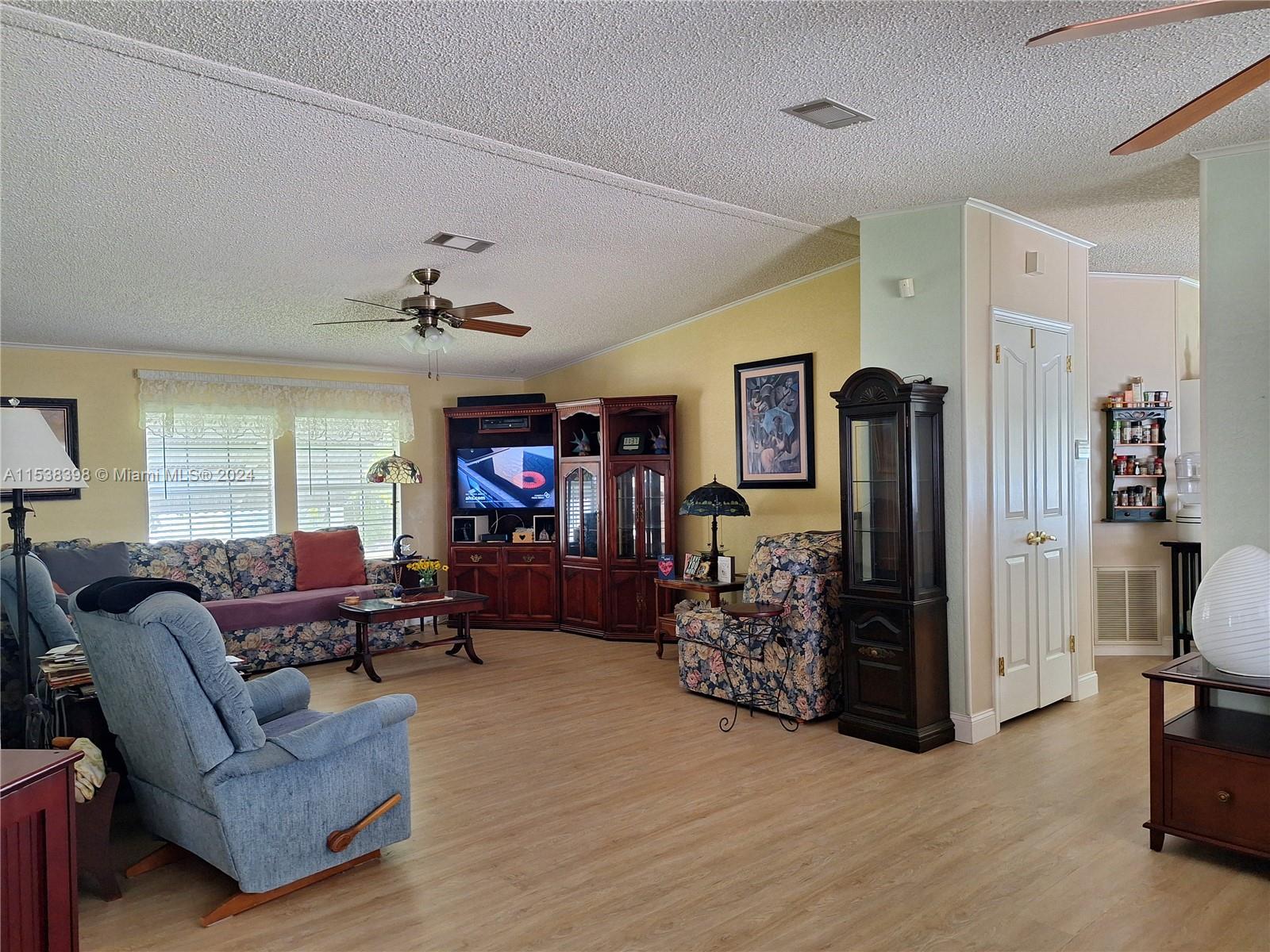 GATEWAY WEST CONDO - Residential