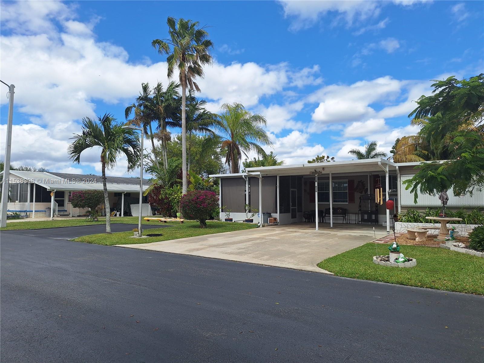 GATEWAY WEST CONDO - Residential