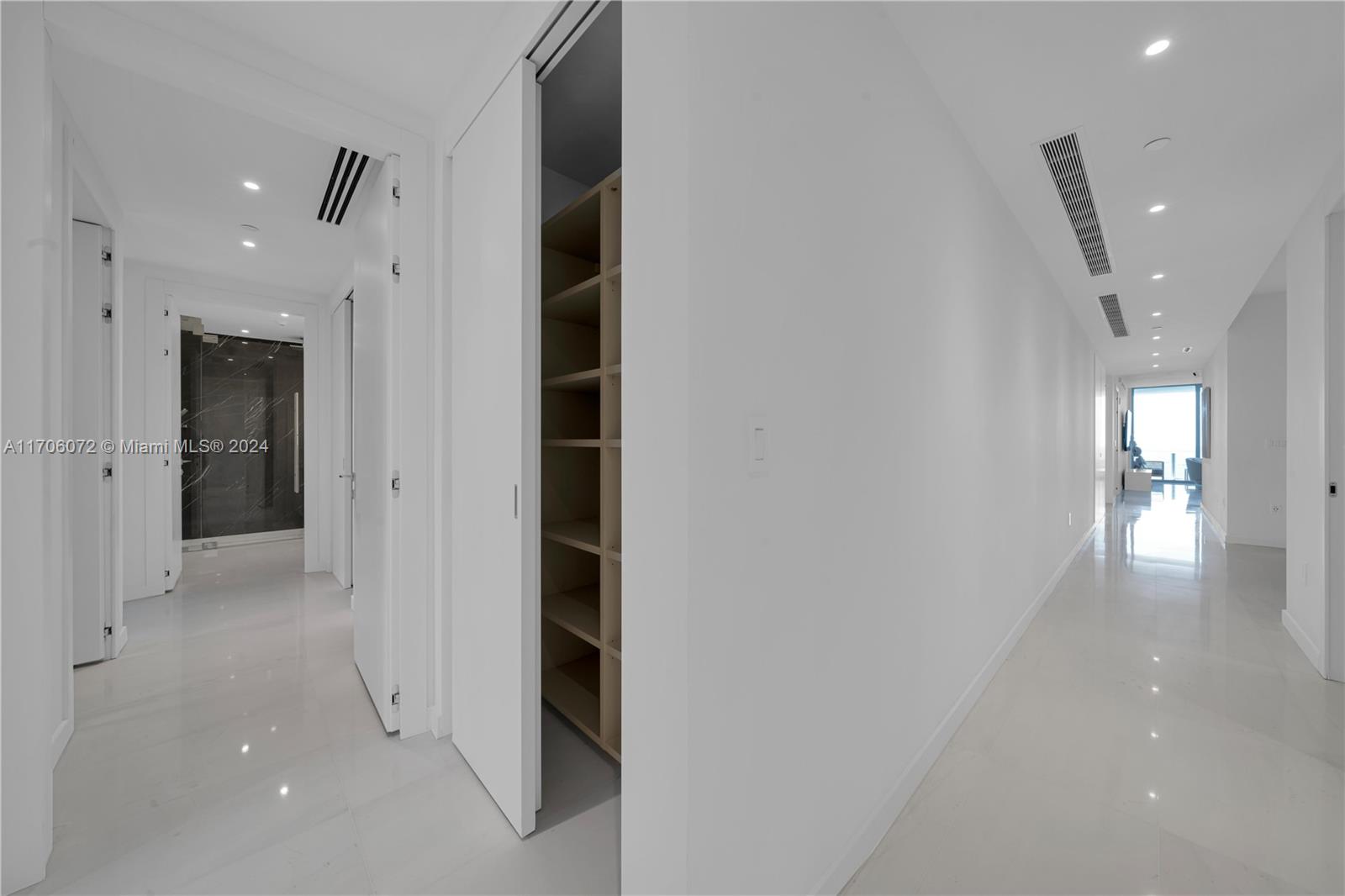 300 Biscayne Boulevard Way - Residential