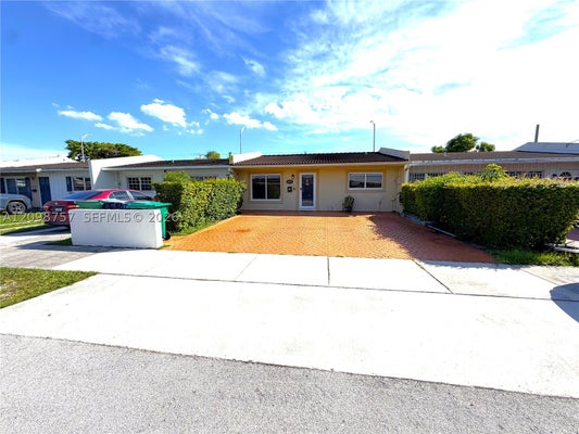 10110 SW 23RD TER, MIAMI, FL 33165 - Image 9ef6b28656bc4c14fecc0e05bb2b34f5/3570492518