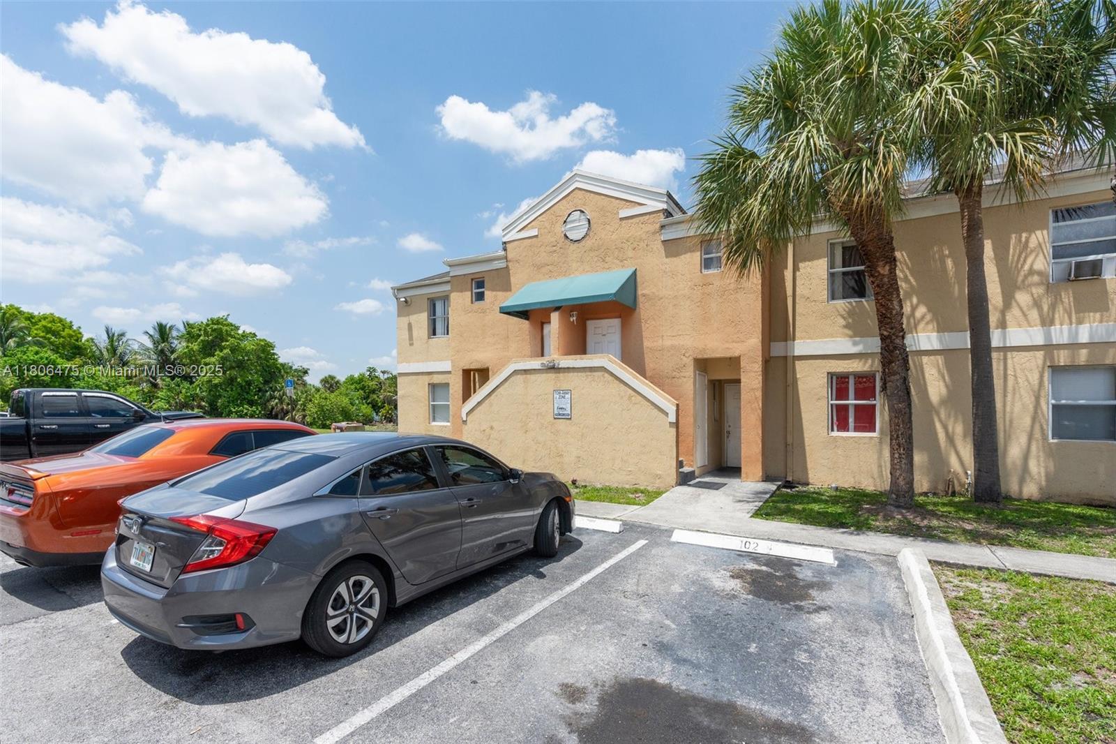 Property for Sale at 2401 Nw 56th Ave 3-202, Lauderhill, Miami-Dade County, Florida - Bedrooms: 2 
Bathrooms: 2  - $157,667