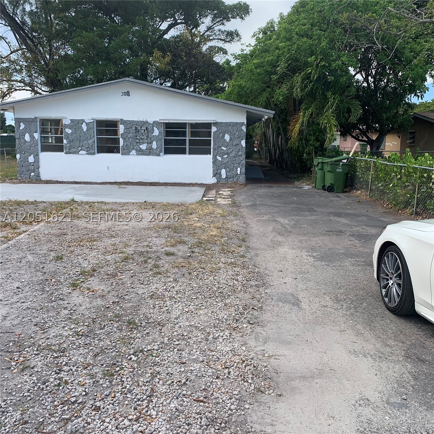 308 NW 9th St