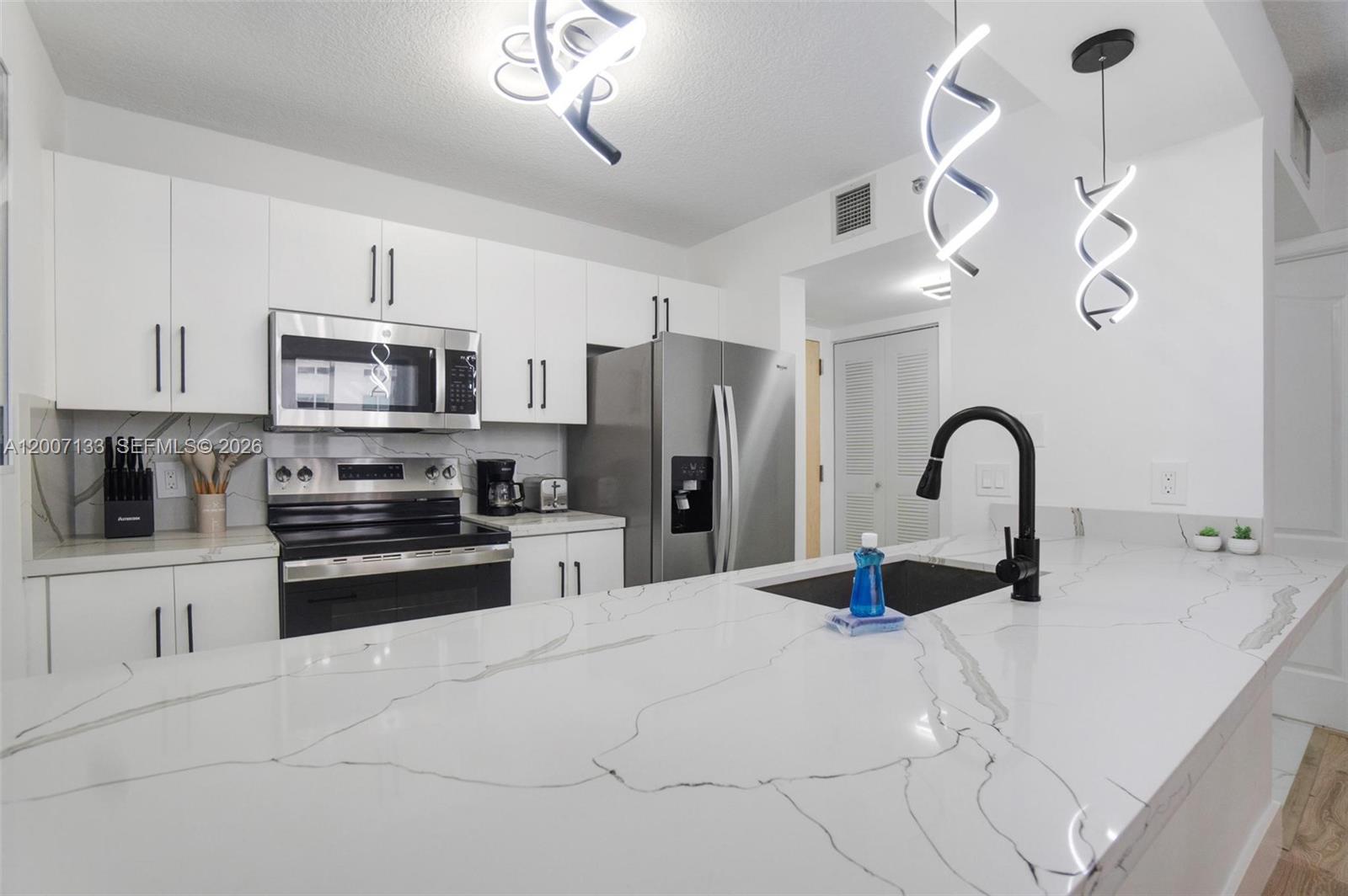 THE CLUB AT BRICKELL BAY - Residential