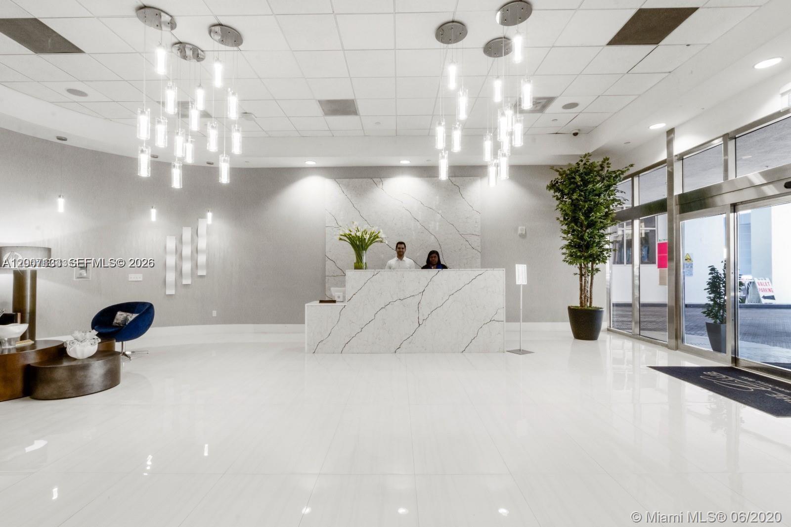 THE CLUB AT BRICKELL BAY - Residential