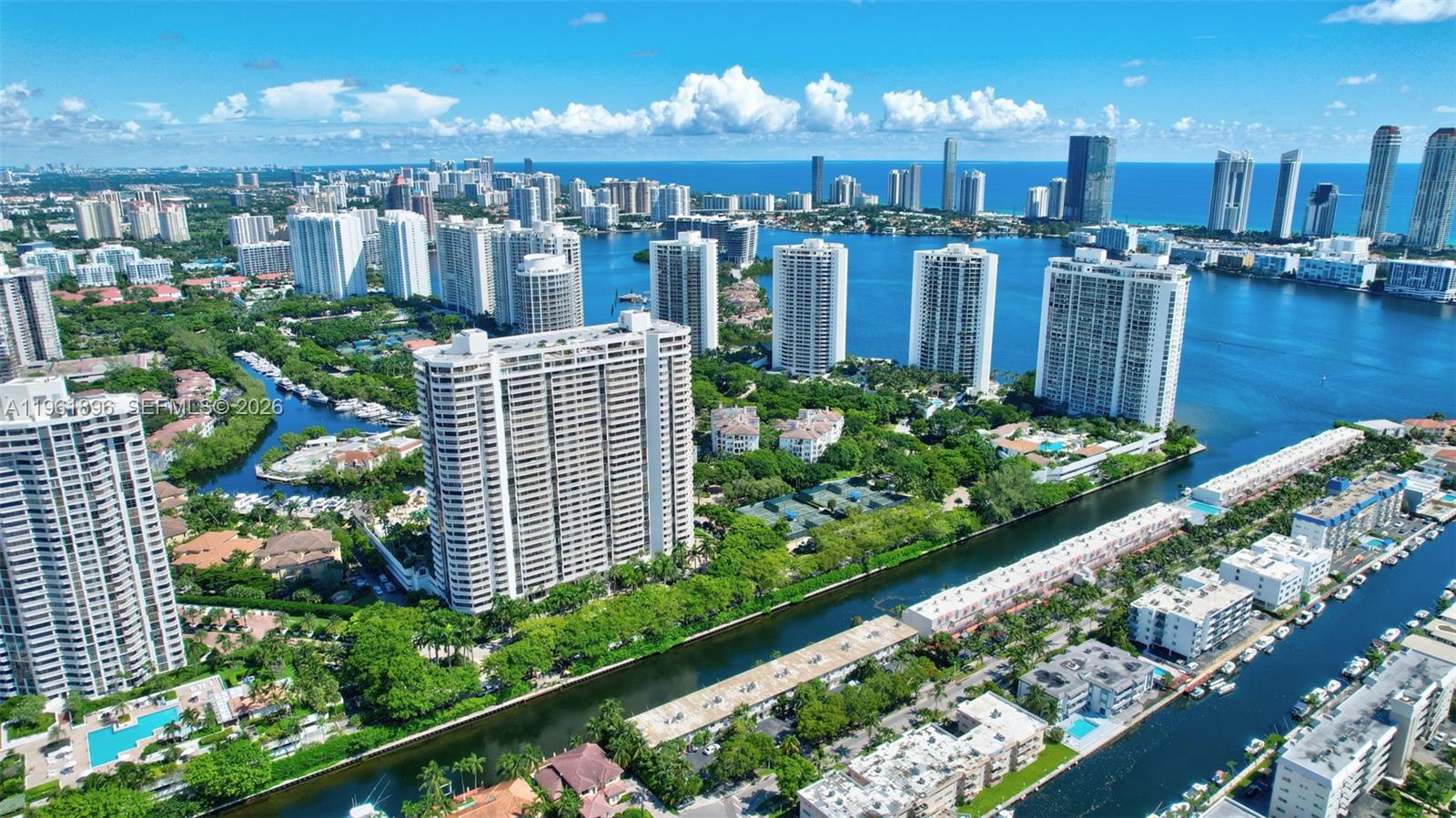 2000 ISL BLVD WILLIAMS IS - Residential