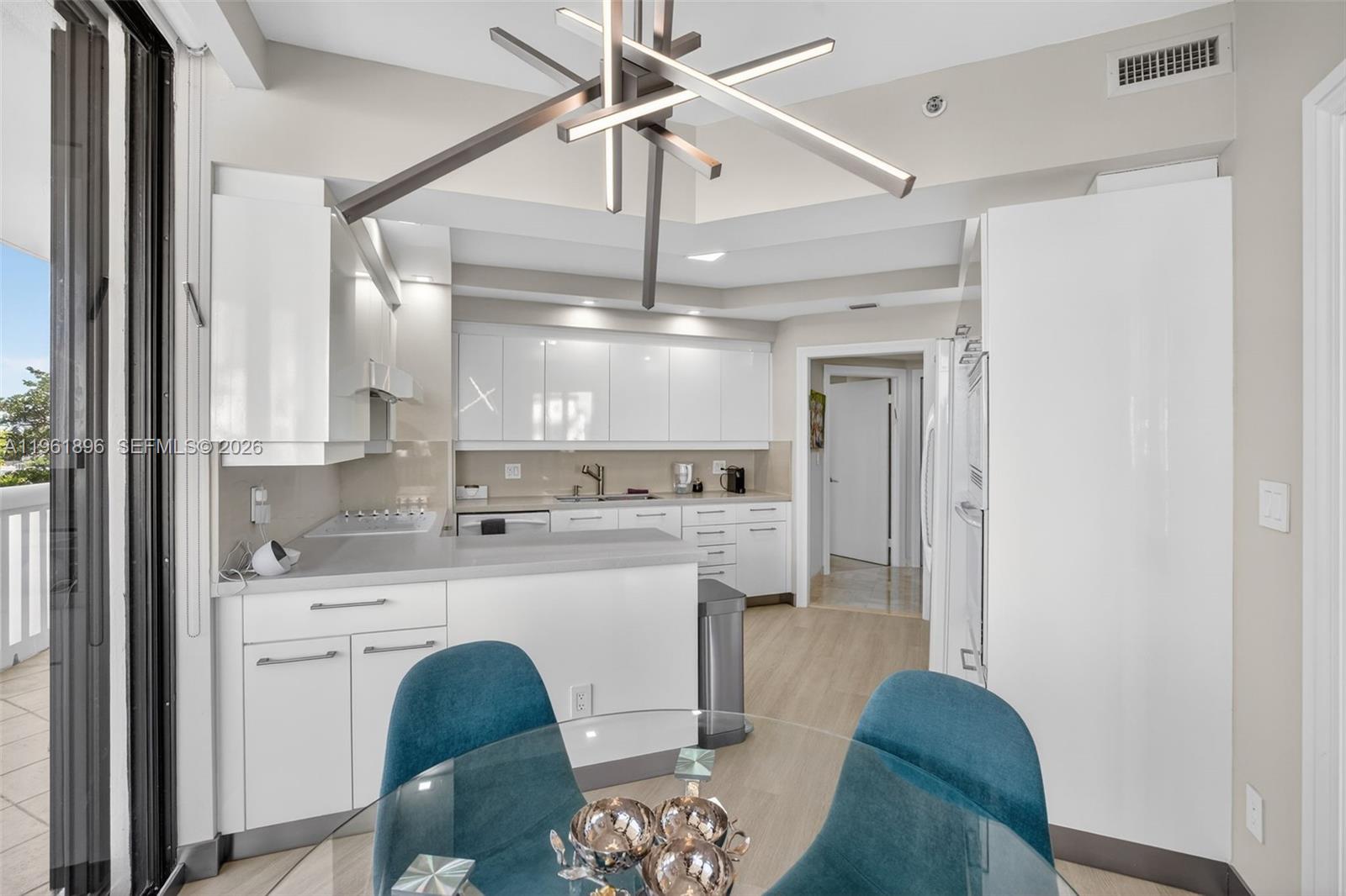 2000 ISL BLVD WILLIAMS IS - Residential