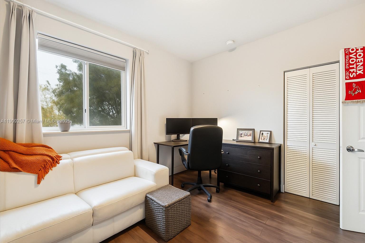 GATEWAY TO THE GROVE COND - Residential Lease