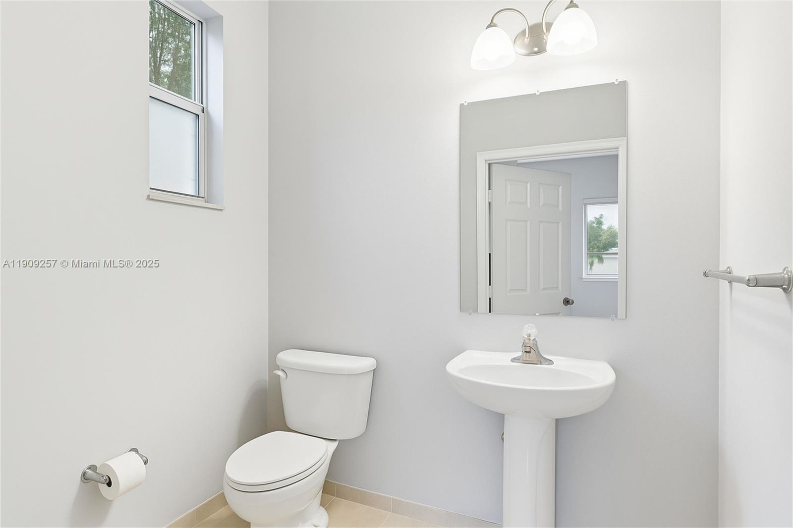 GATEWAY TO THE GROVE COND - Residential Lease