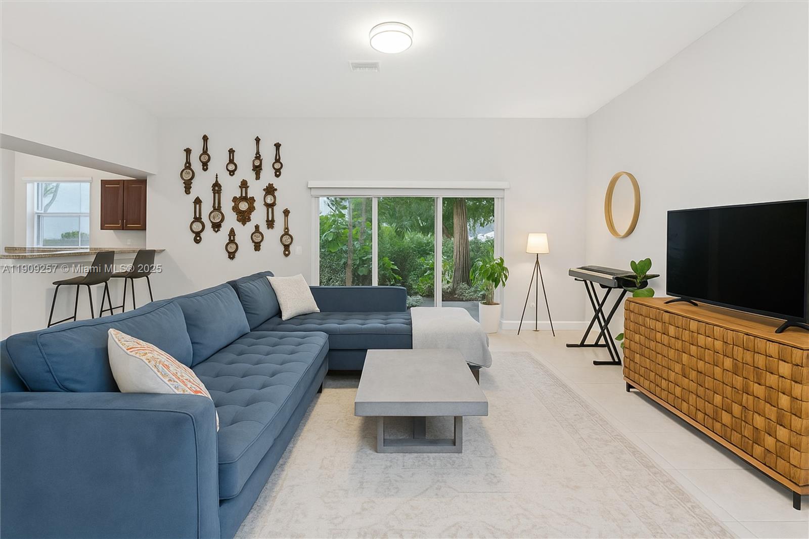 GATEWAY TO THE GROVE COND - Residential Lease