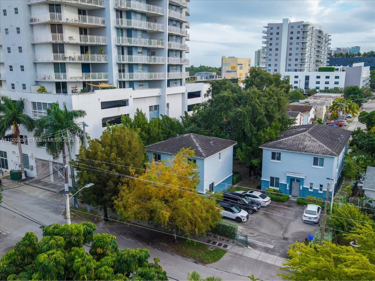 GATEWAY TO THE GROVE COND - Residential Lease