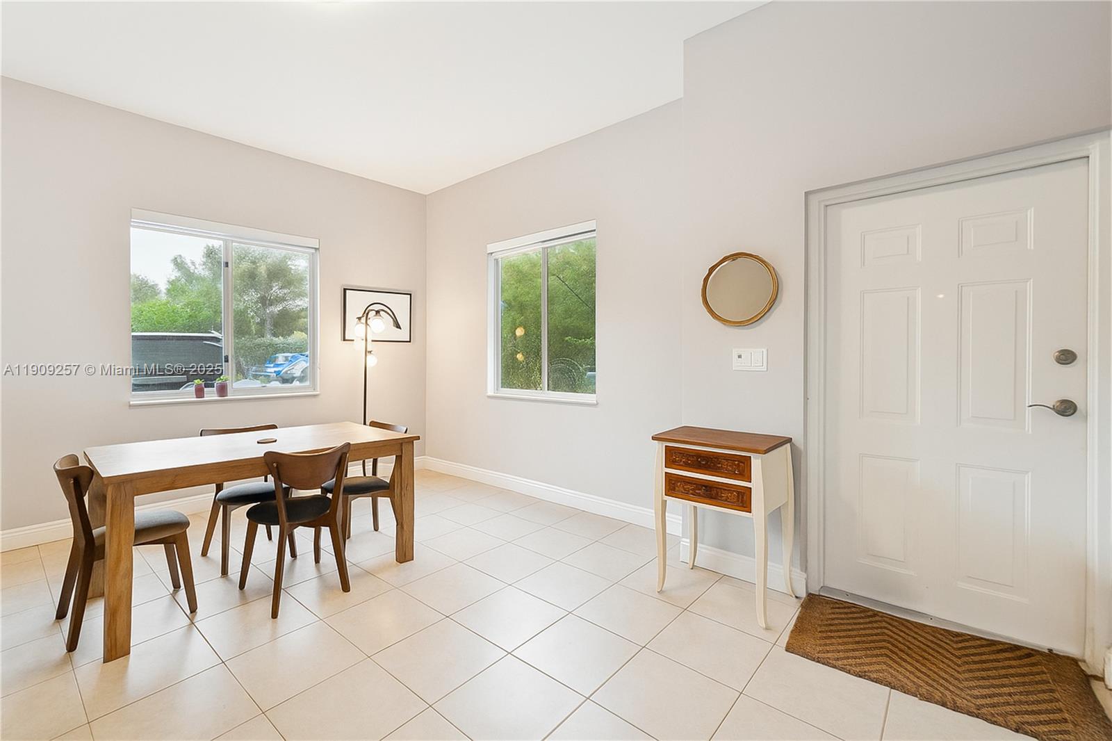 GATEWAY TO THE GROVE COND - Residential Lease