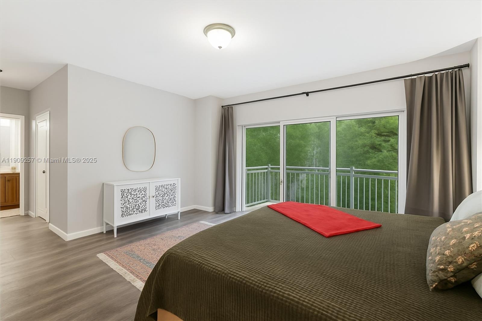 GATEWAY TO THE GROVE COND - Residential Lease