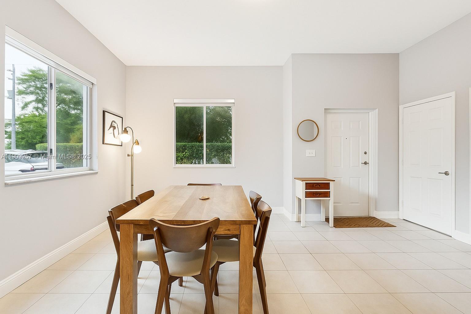 GATEWAY TO THE GROVE COND - Residential Lease