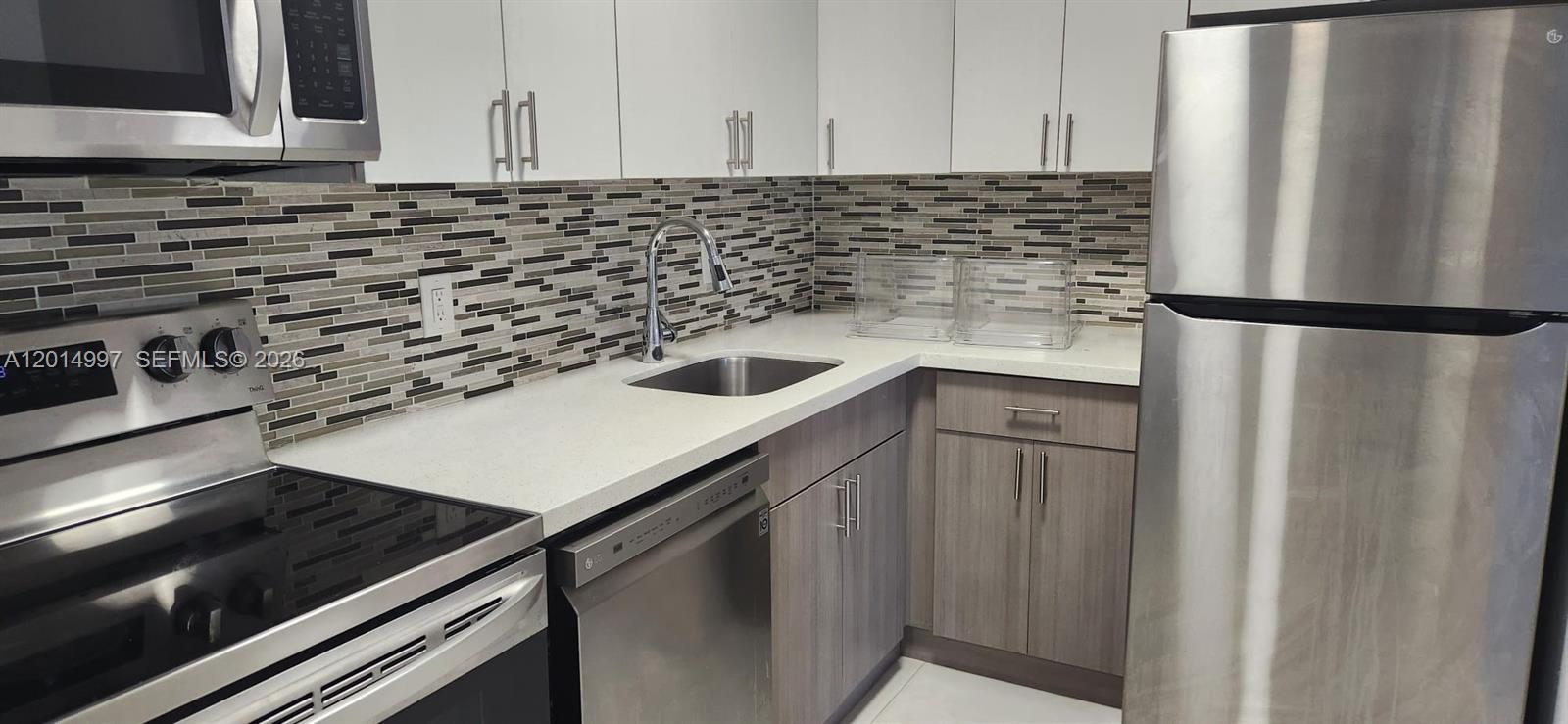 LAKEWOOD VILLAS CONDO - Residential Lease