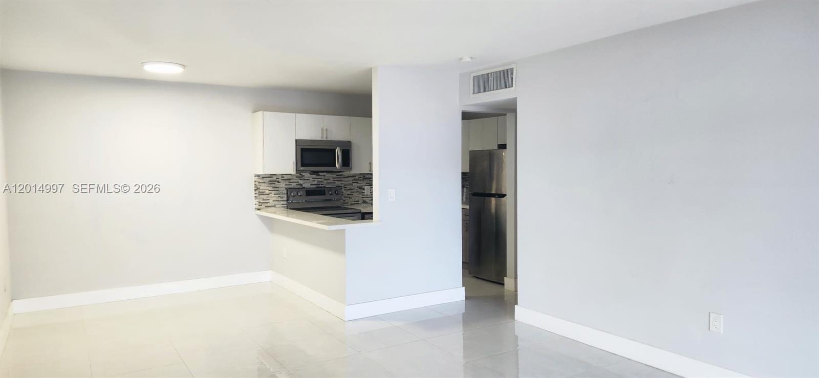 LAKEWOOD VILLAS CONDO - Residential Lease