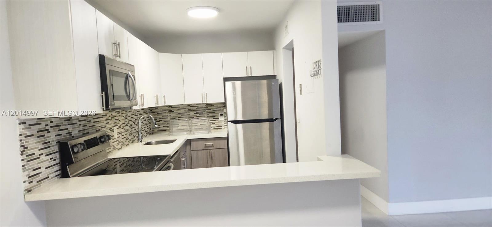 LAKEWOOD VILLAS CONDO - Residential Lease