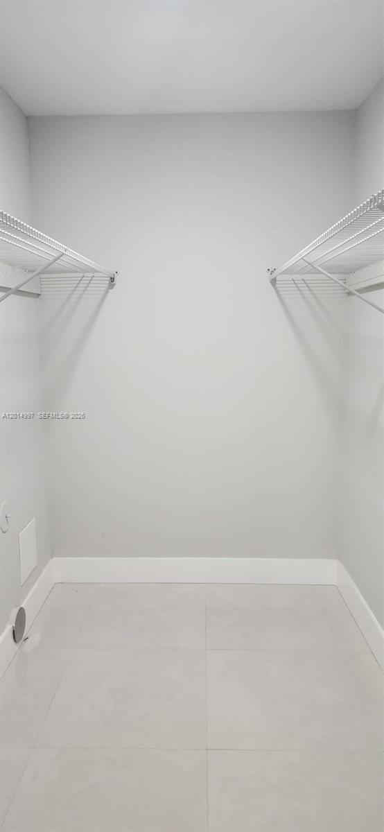 LAKEWOOD VILLAS CONDO - Residential Lease