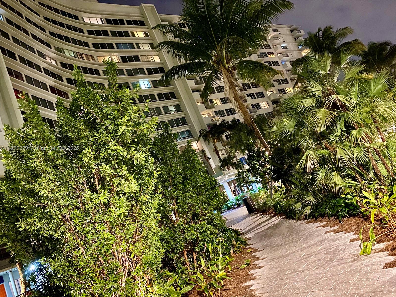FLAMINGO SOUTH BEACH I CO - Residential Lease