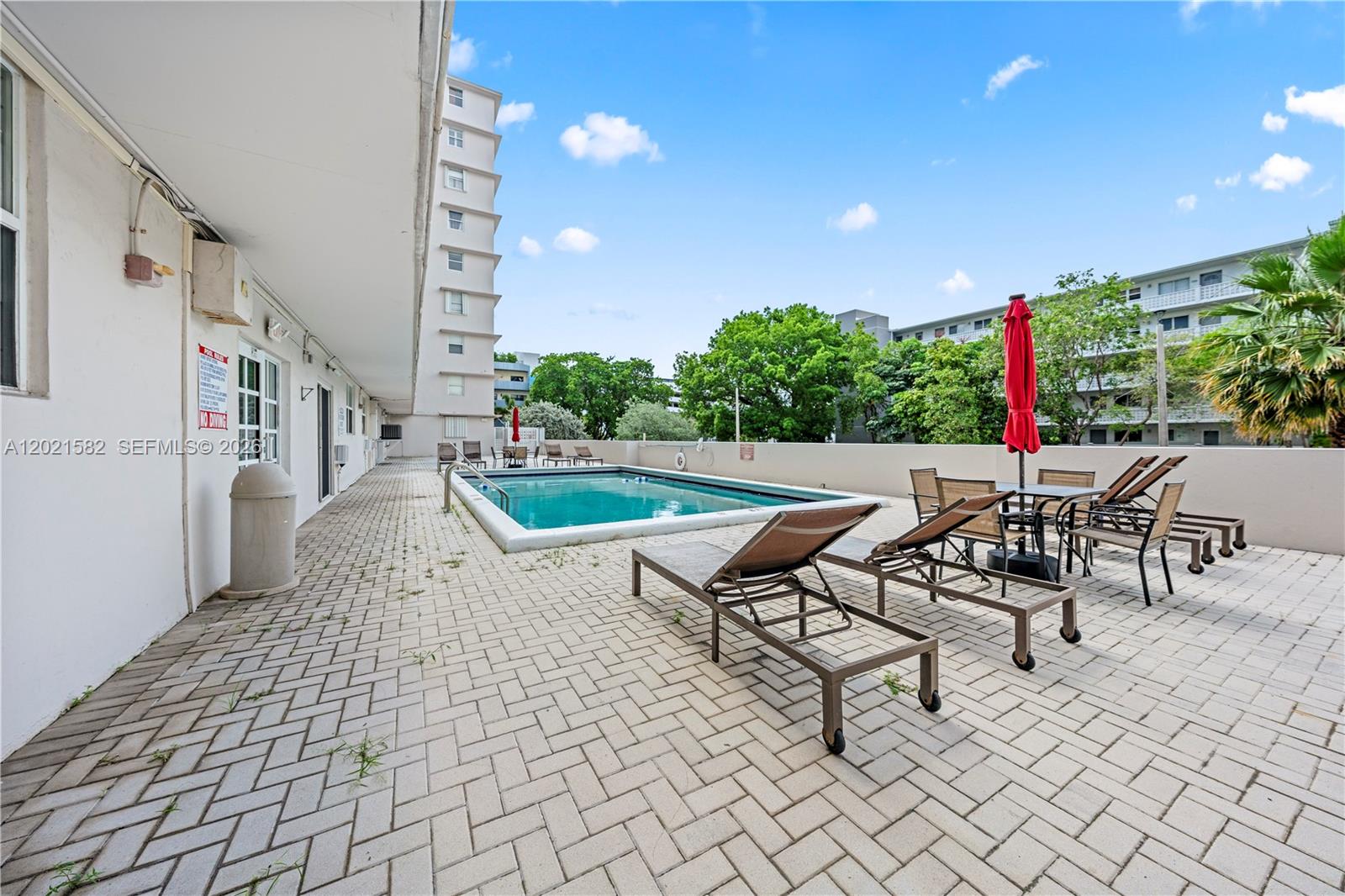 LINCOLN TOWERS CONDO - Residential