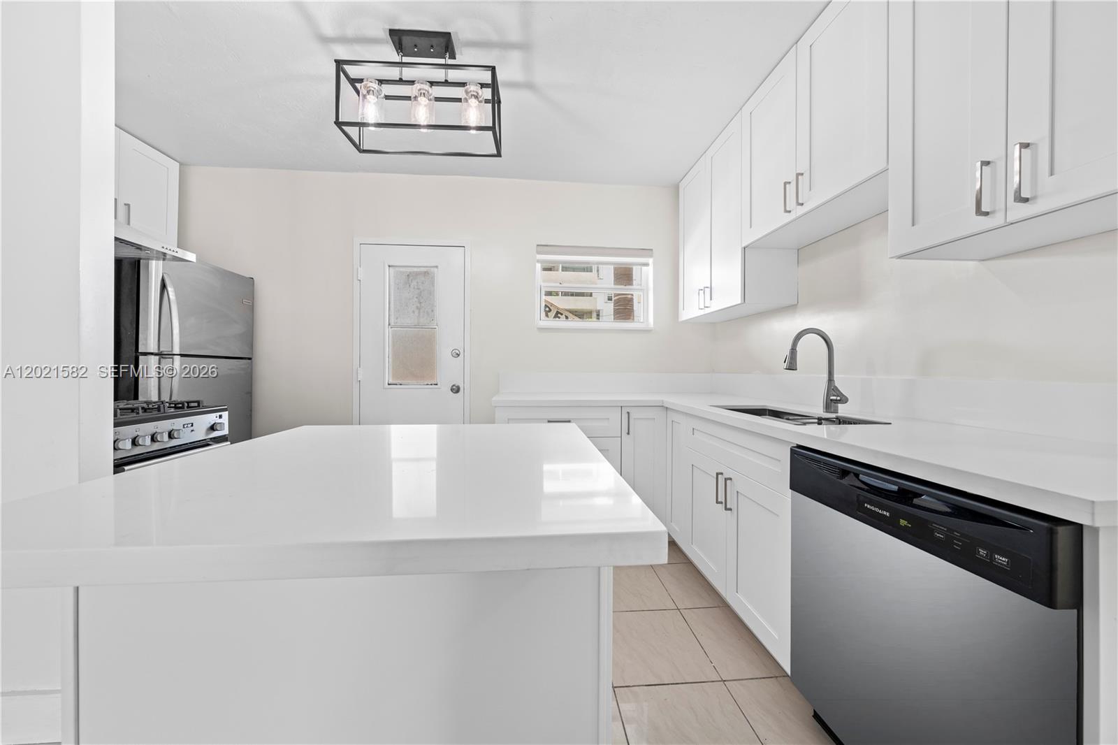 LINCOLN TOWERS CONDO - Residential