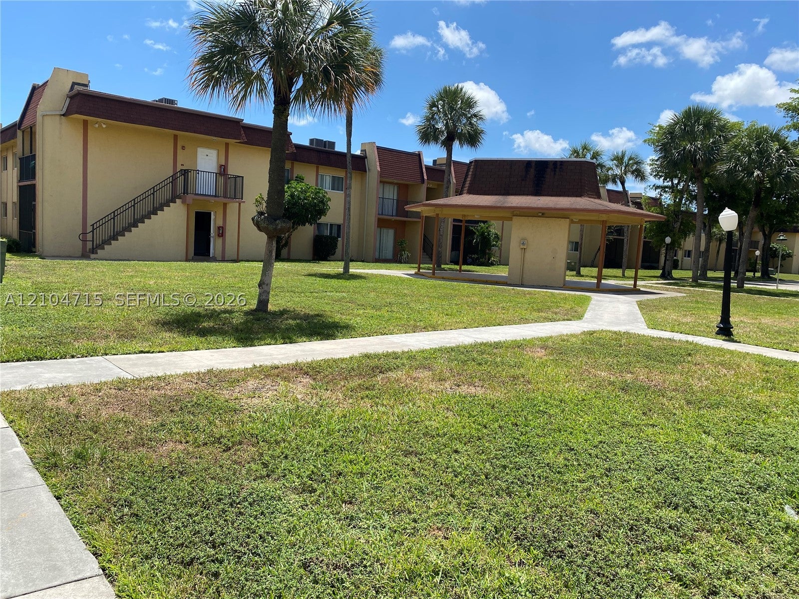 2840 NW 55th Ave 2D, Lauderhill FL 33313
