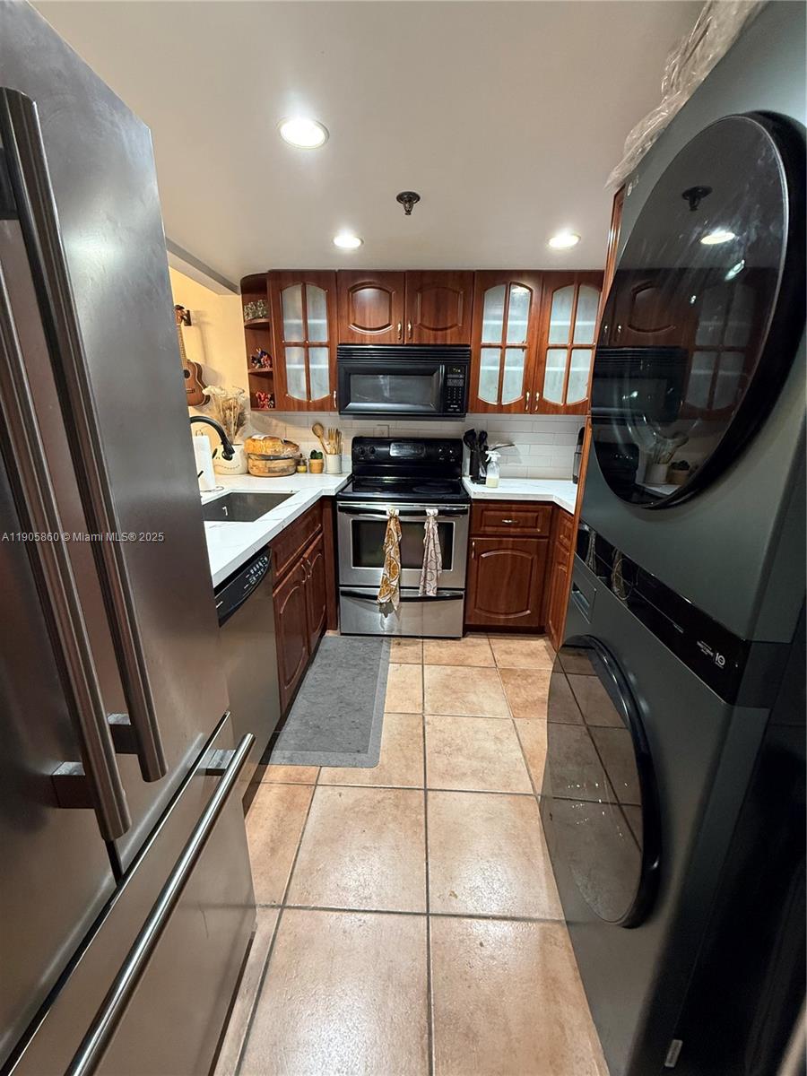 BRICKELL KEY II CONDO - Residential Lease