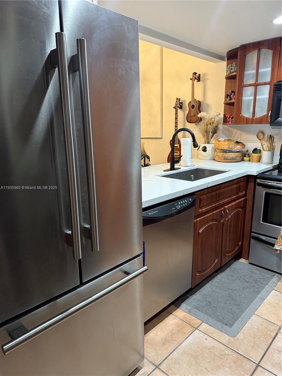 BRICKELL KEY II CONDO - Residential Lease