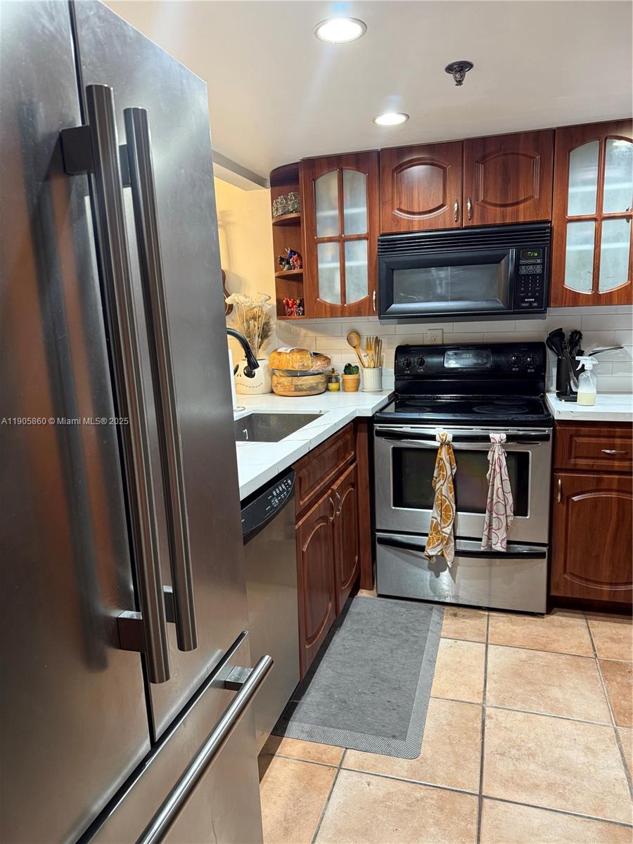 BRICKELL KEY II CONDO - Residential Lease