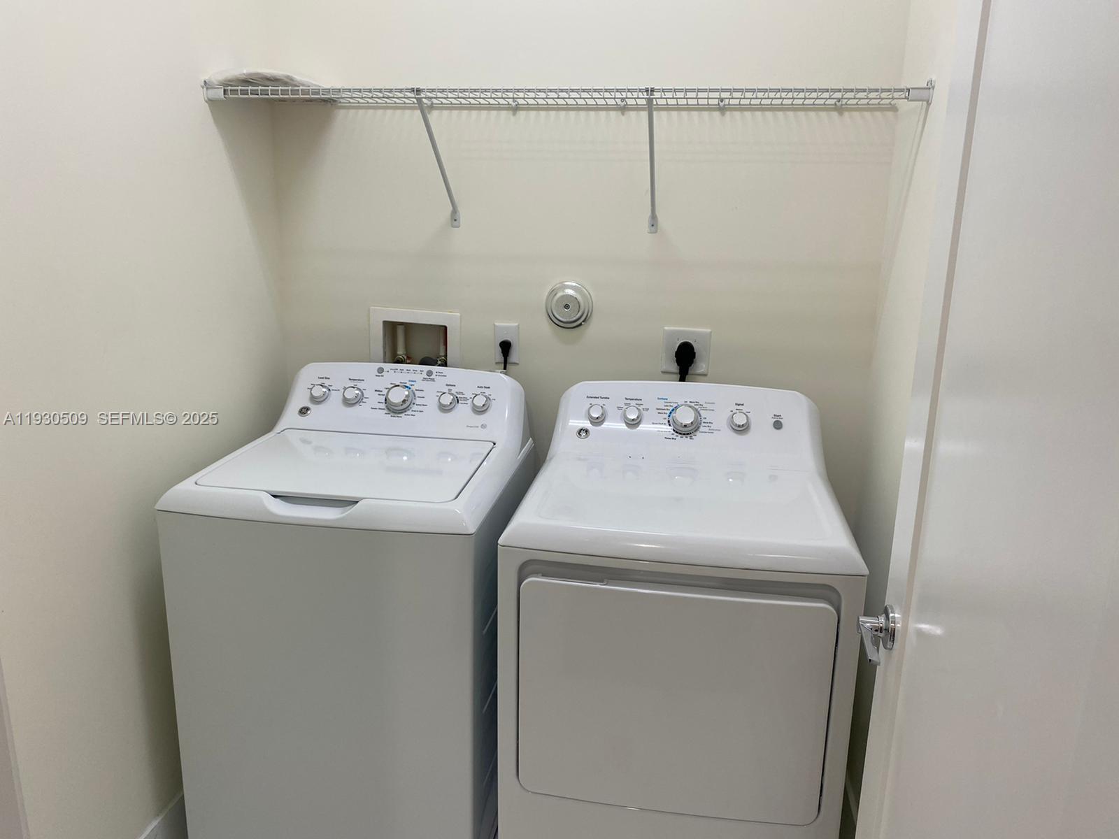 LANDMARK AT DORAL CENTRAL - Residential Lease