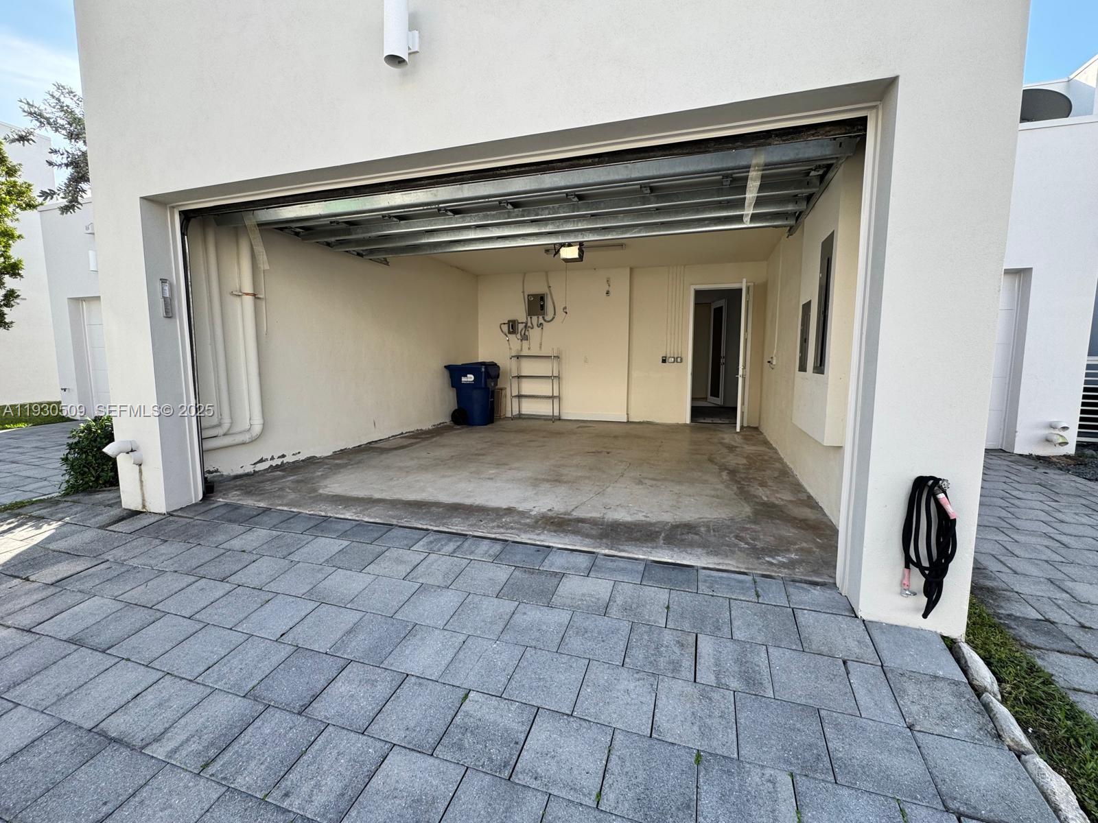 LANDMARK AT DORAL CENTRAL - Residential Lease