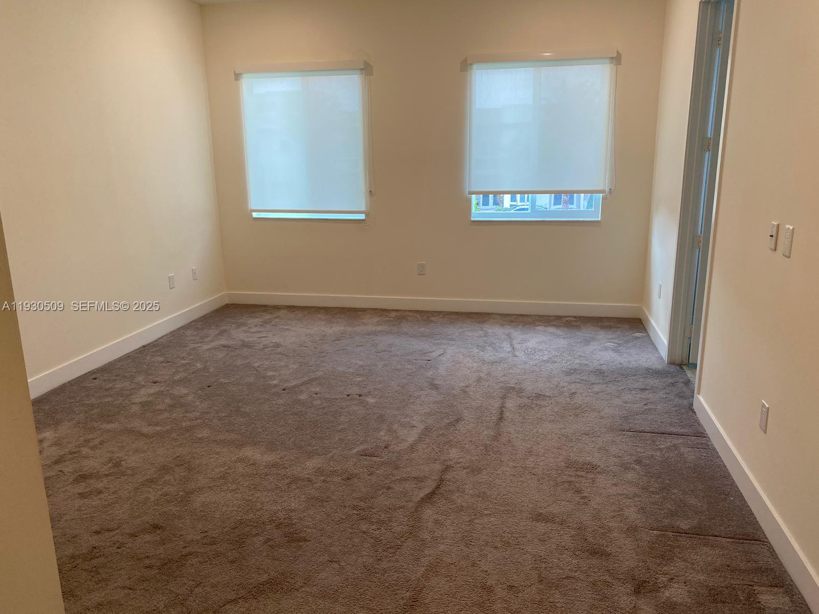 LANDMARK AT DORAL CENTRAL - Residential Lease