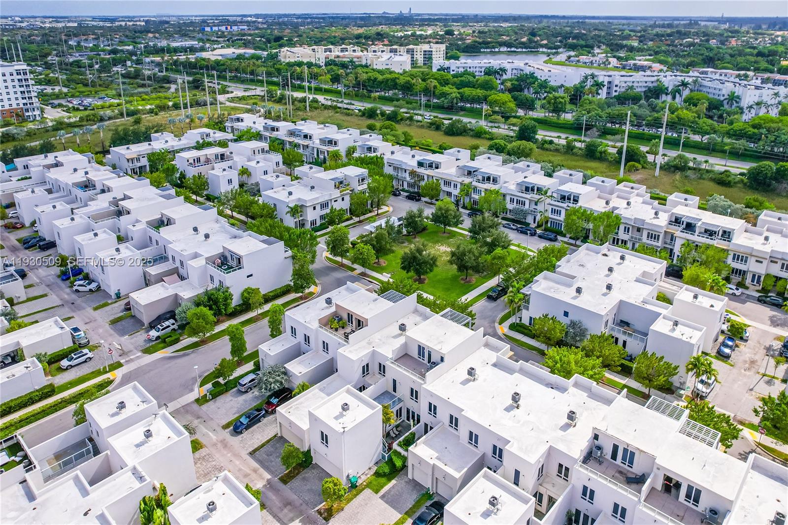 LANDMARK AT DORAL CENTRAL - Residential Lease