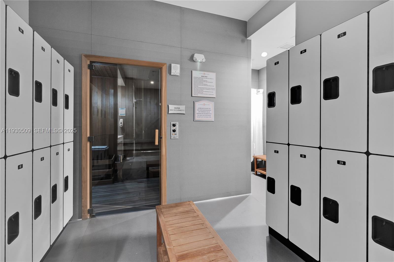 LANDMARK AT DORAL CENTRAL - Residential Lease