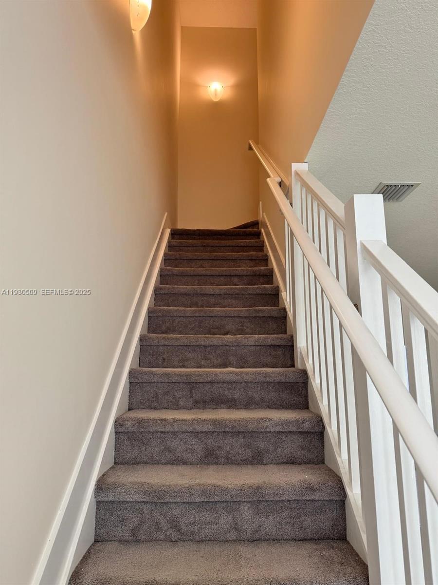 LANDMARK AT DORAL CENTRAL - Residential Lease