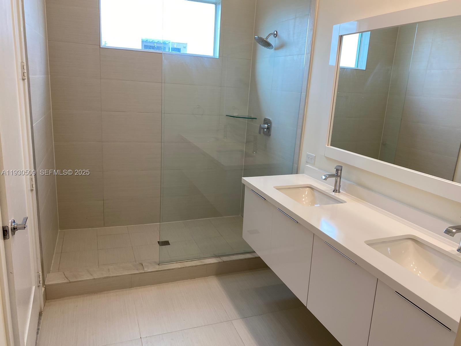 LANDMARK AT DORAL CENTRAL - Residential Lease