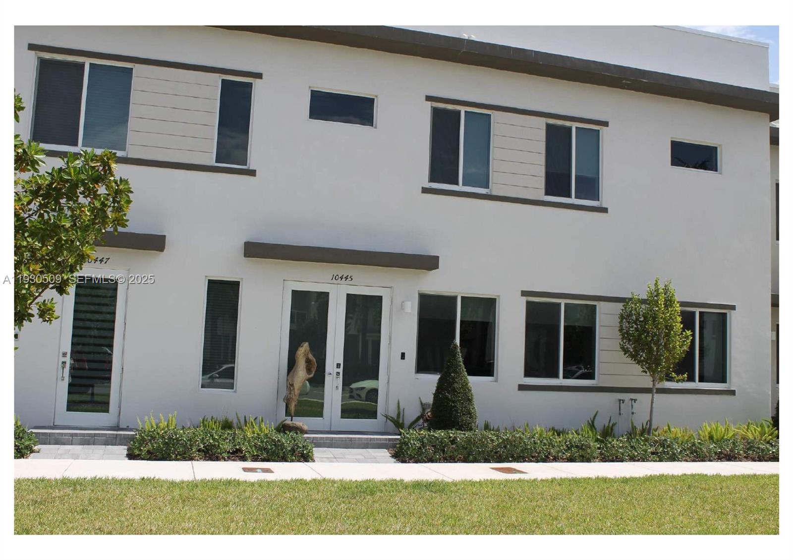 LANDMARK AT DORAL CENTRAL - Residential Lease