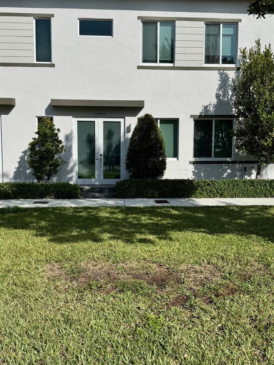 LANDMARK AT DORAL CENTRAL - Residential Lease